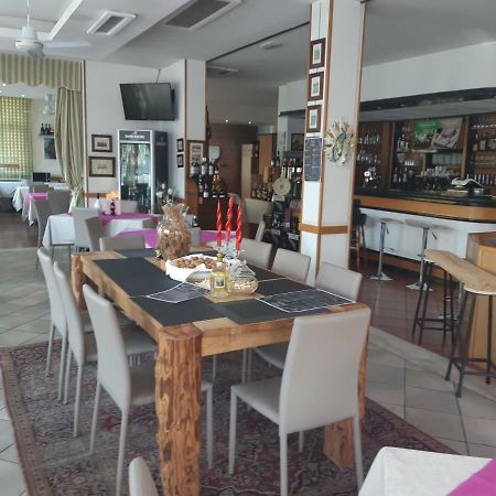 Hotel Zodiaco Lido di Jesolo Bagian luar foto