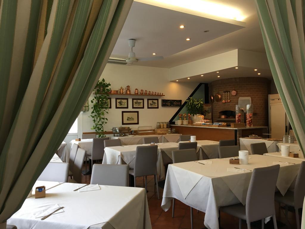 Hotel Zodiaco Lido di Jesolo Bagian luar foto