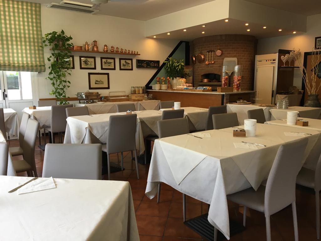 Hotel Zodiaco Lido di Jesolo Bagian luar foto