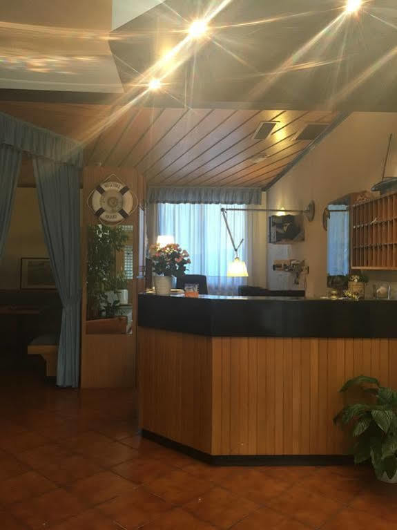 Hotel Zodiaco Lido di Jesolo Bagian luar foto