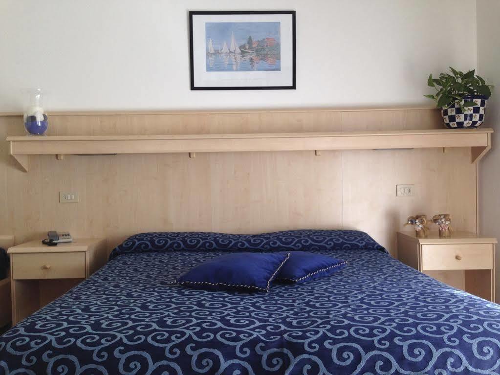 Hotel Zodiaco Lido di Jesolo Bagian luar foto
